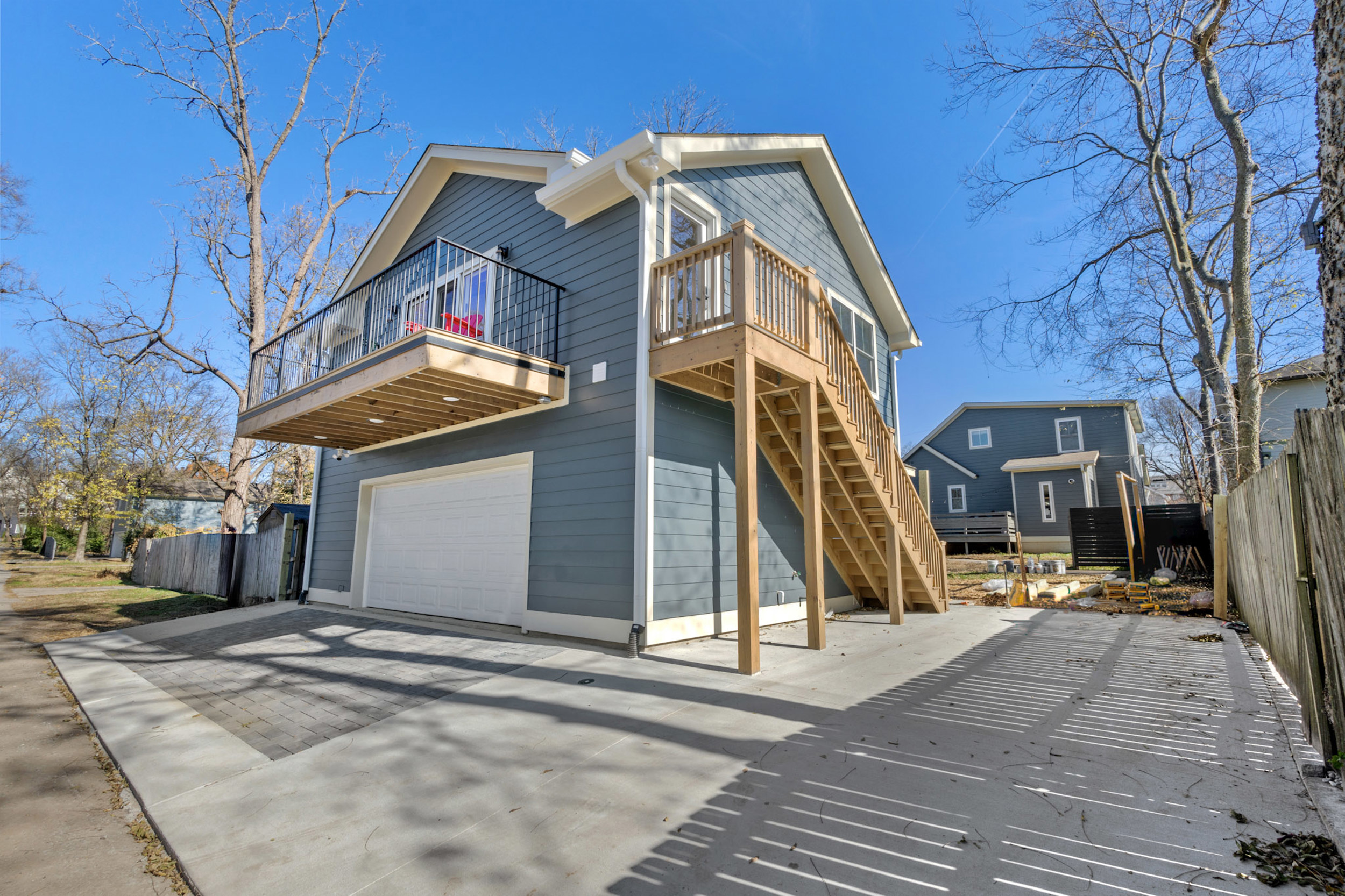 MODERN DADU - photo 1 of 6